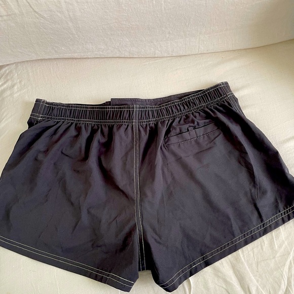 Gray shorts - Picture 2 of 5